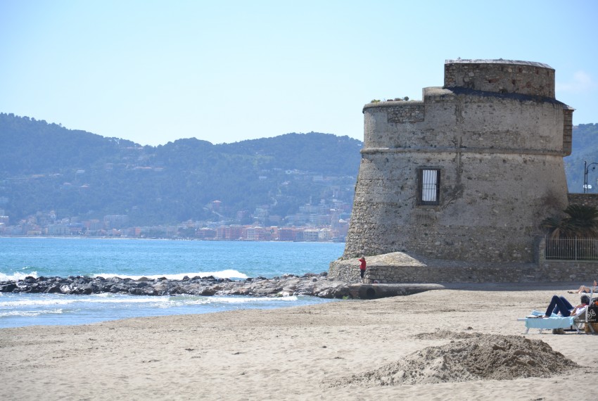 Attico sul mare, “Borgo Coscia”, Alassio