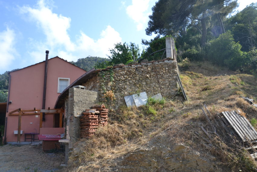 CASA __ VILLETTA — con terreno.