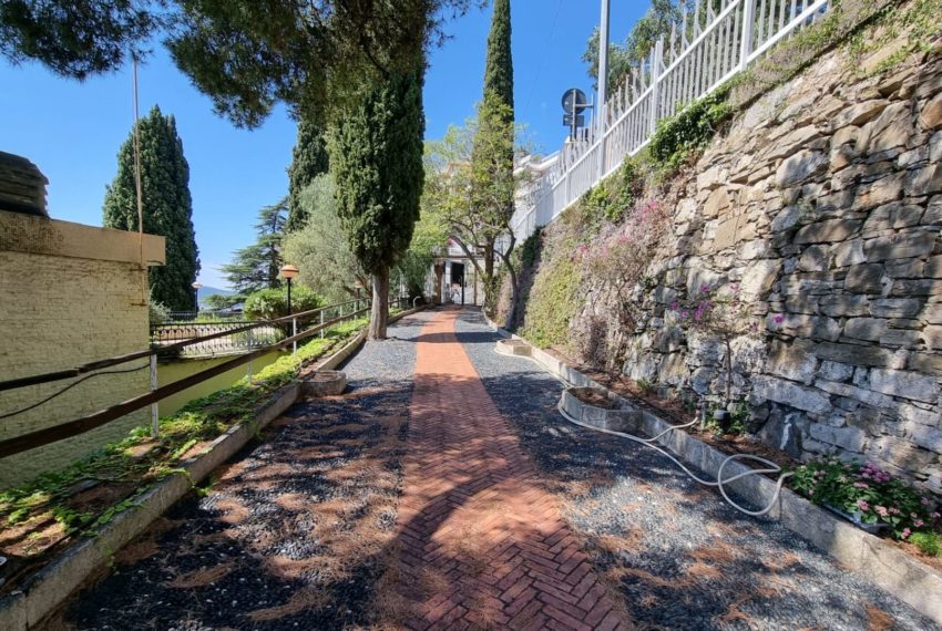 Villa con favolosa vista mare a poche centinaia di metri dal mare