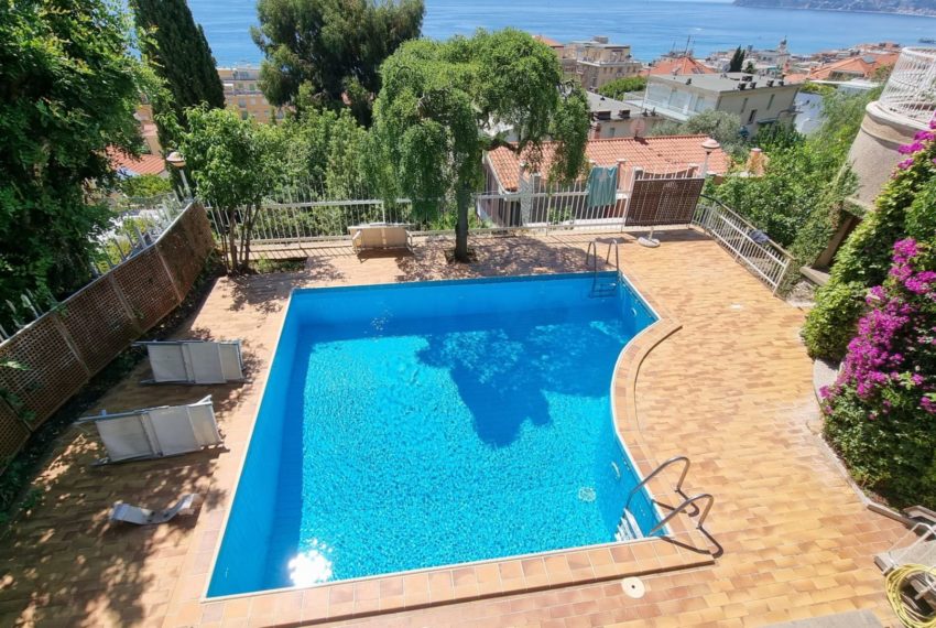 Villa con favolosa vista mare a poche centinaia di metri dal mare