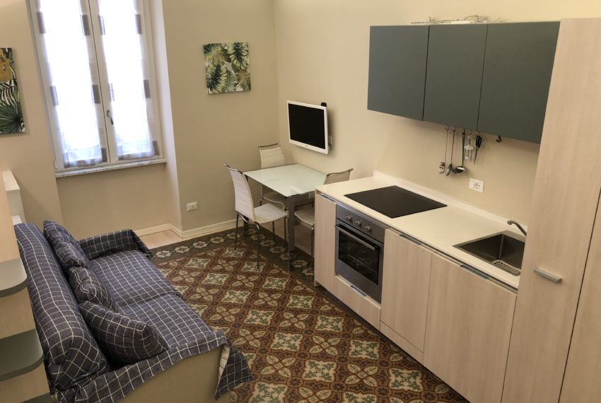 Bilocale  in centro alassio — 15 metri dal mare–
